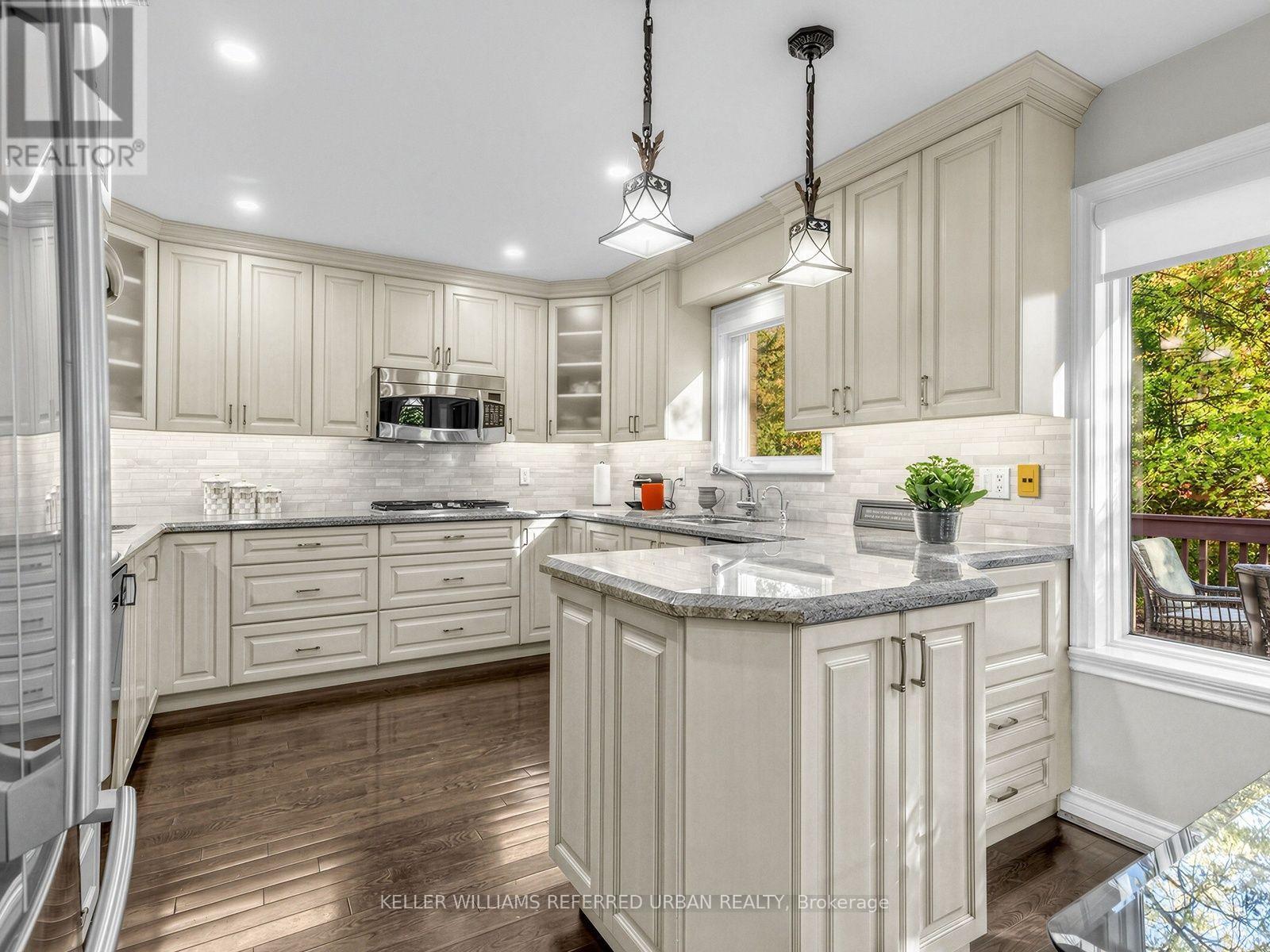 49 Invermay Avenue, Toronto, ON photo 13