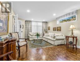 Family room - 49 Invermay Avenue, Toronto, ON M3H1Z1 Photo 7