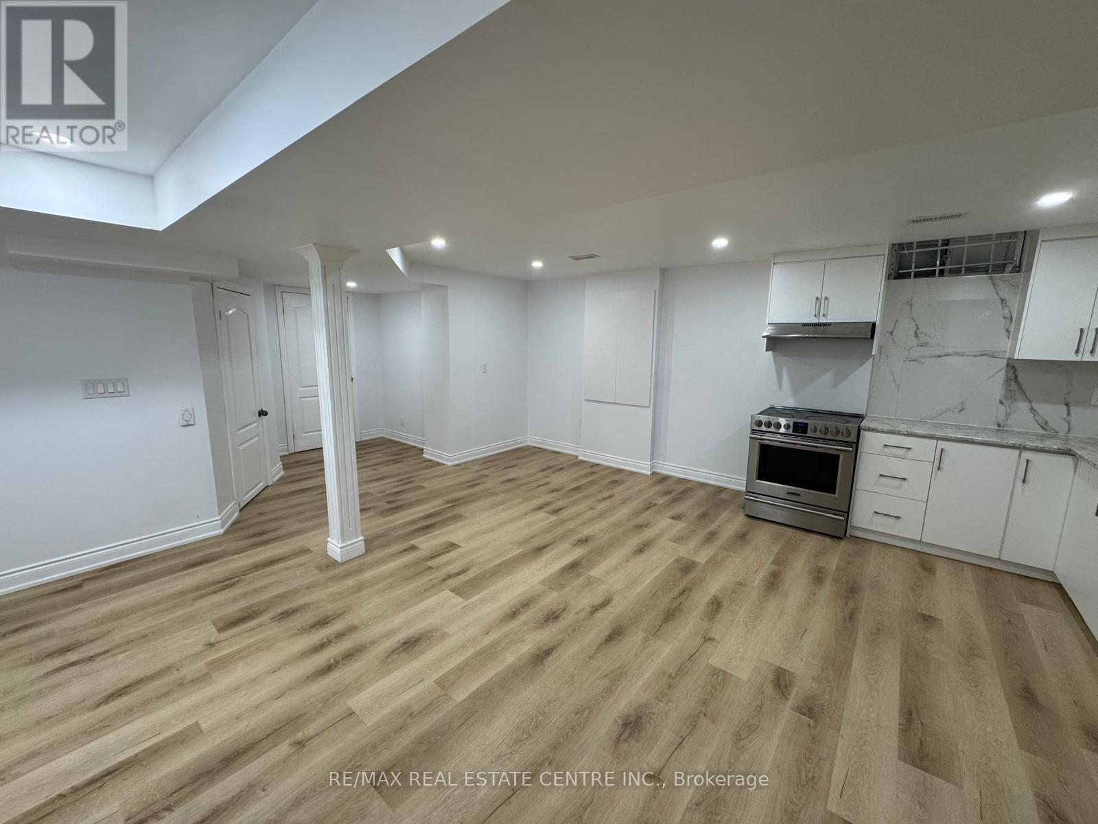 BSMT- 155 Waller Street, Whitby, ON photo 13