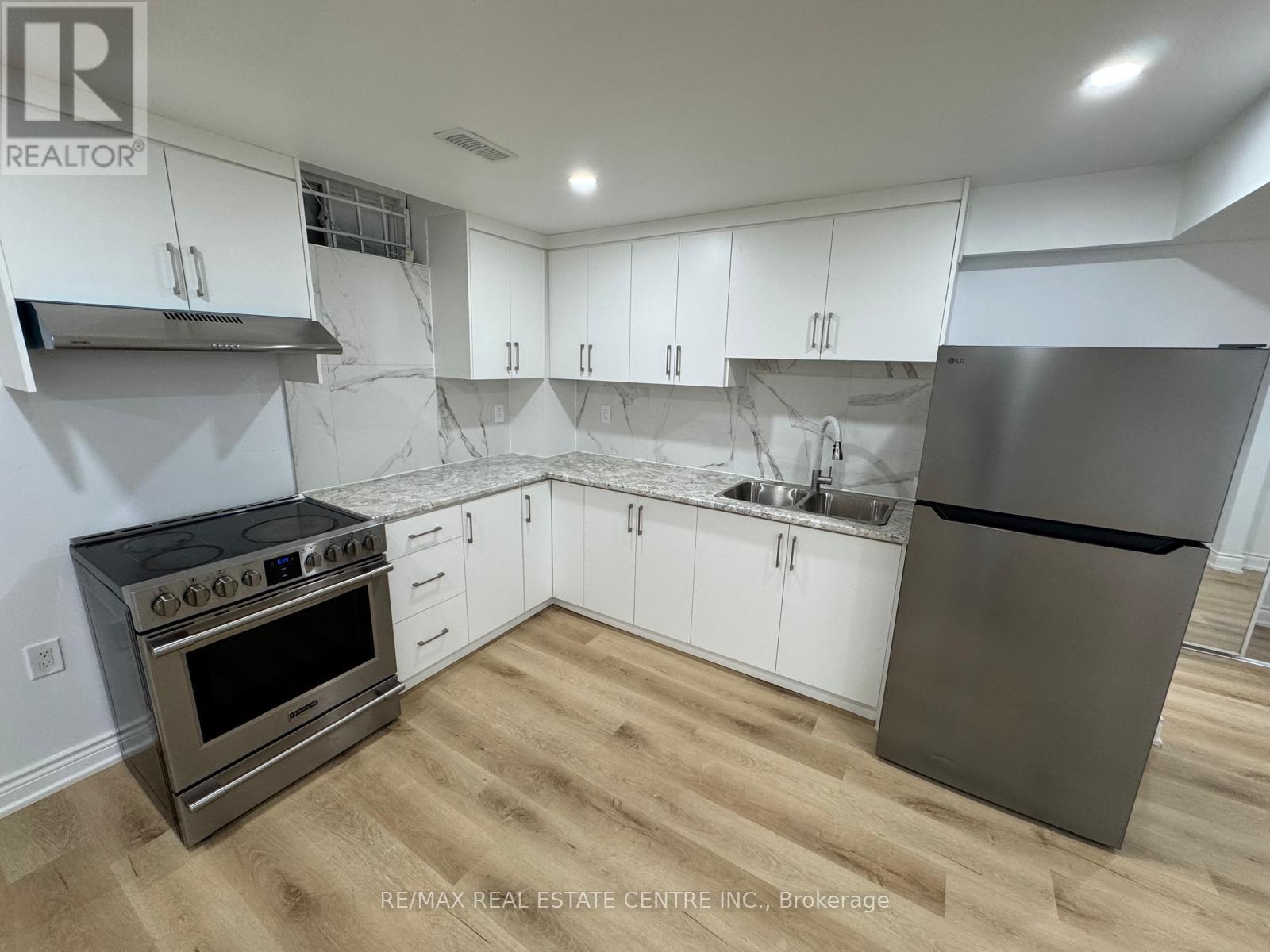 BSMT- 155 Waller Street, Whitby, ON photo 14