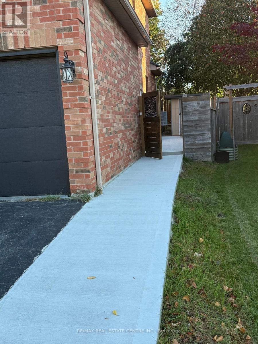 BSMT- 155 Waller Street, Whitby, ON photo 20