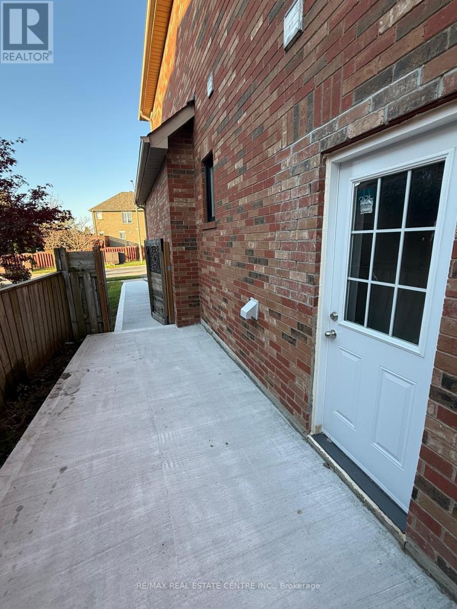 BSMT- 155 Waller Street, Whitby, ON photo 22