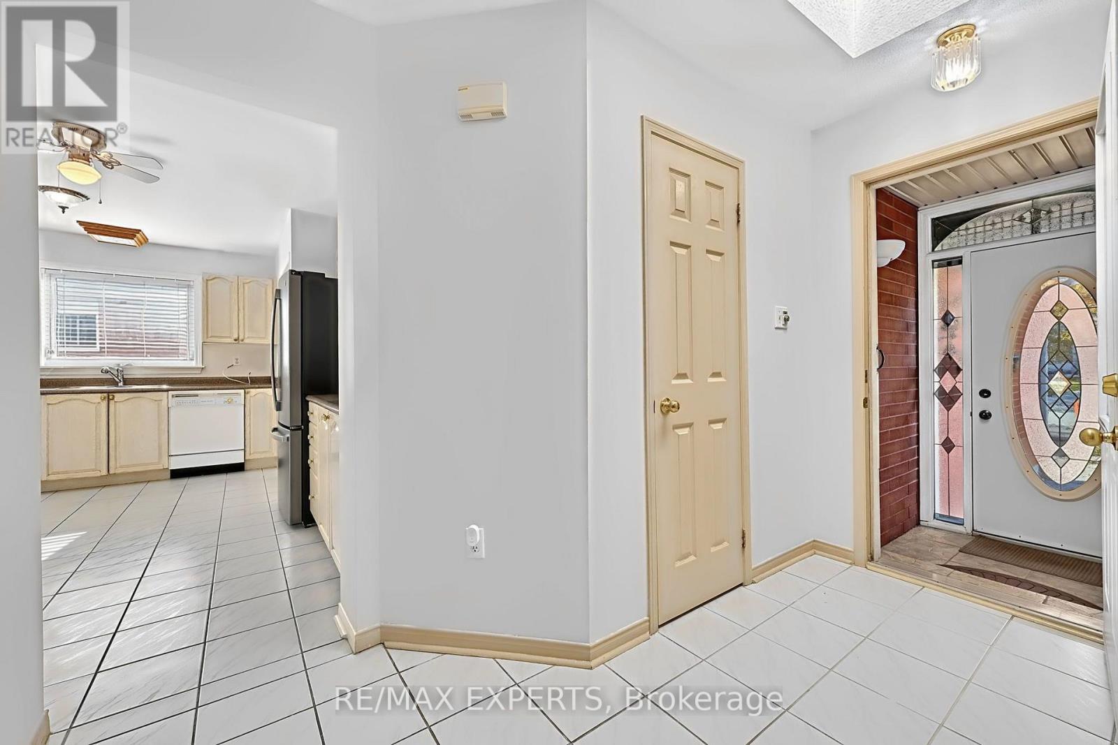 31 Webb Street, Barrie, ON photo 11