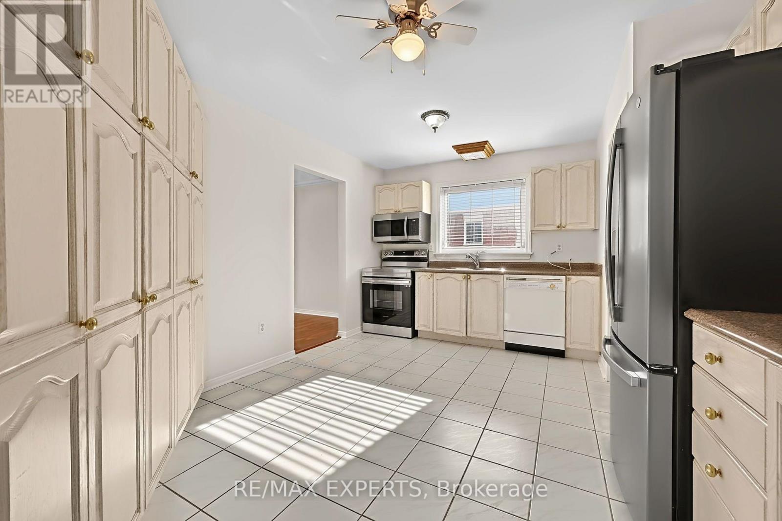 31 Webb Street, Barrie, ON photo 13