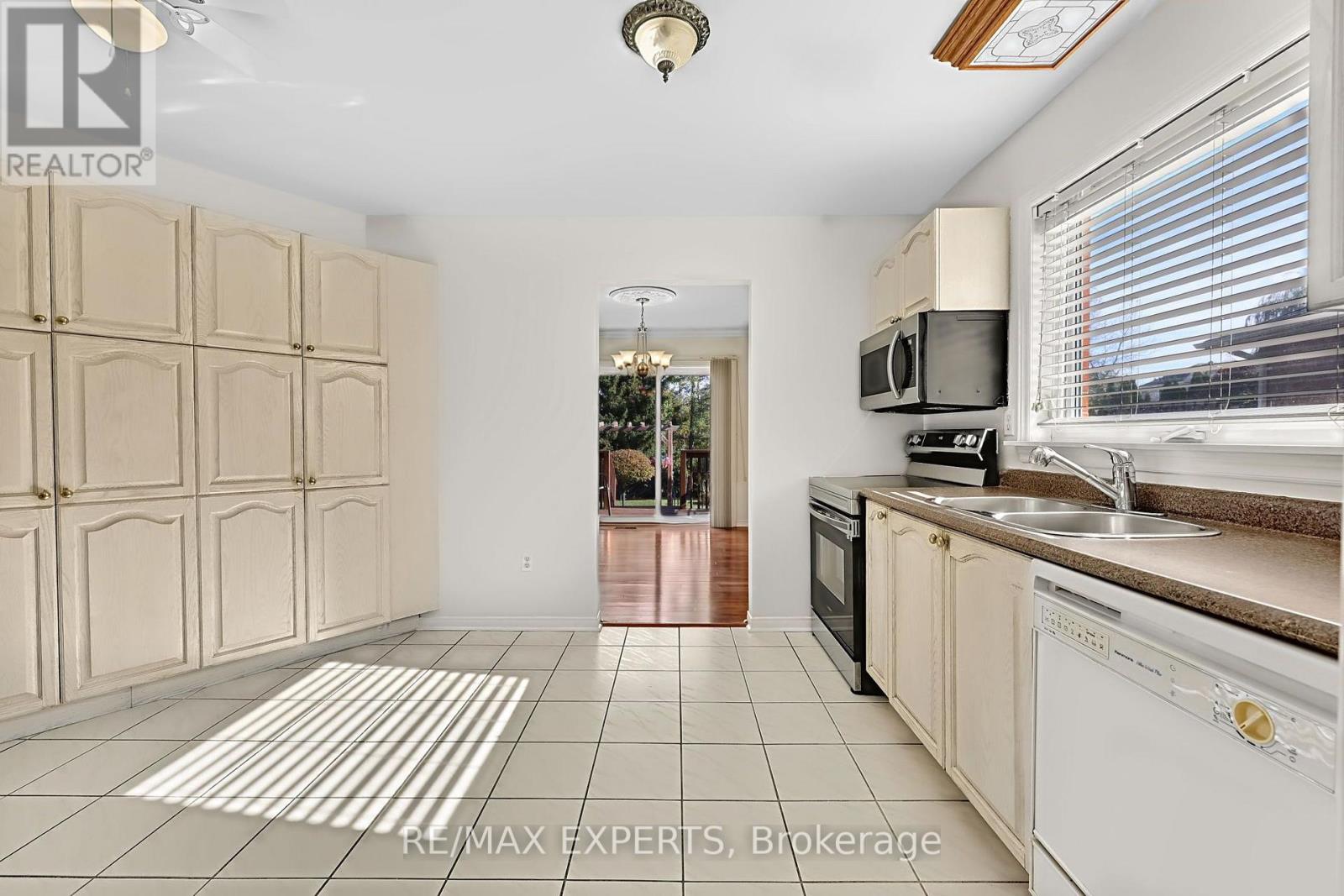 31 Webb Street, Barrie, ON photo 16