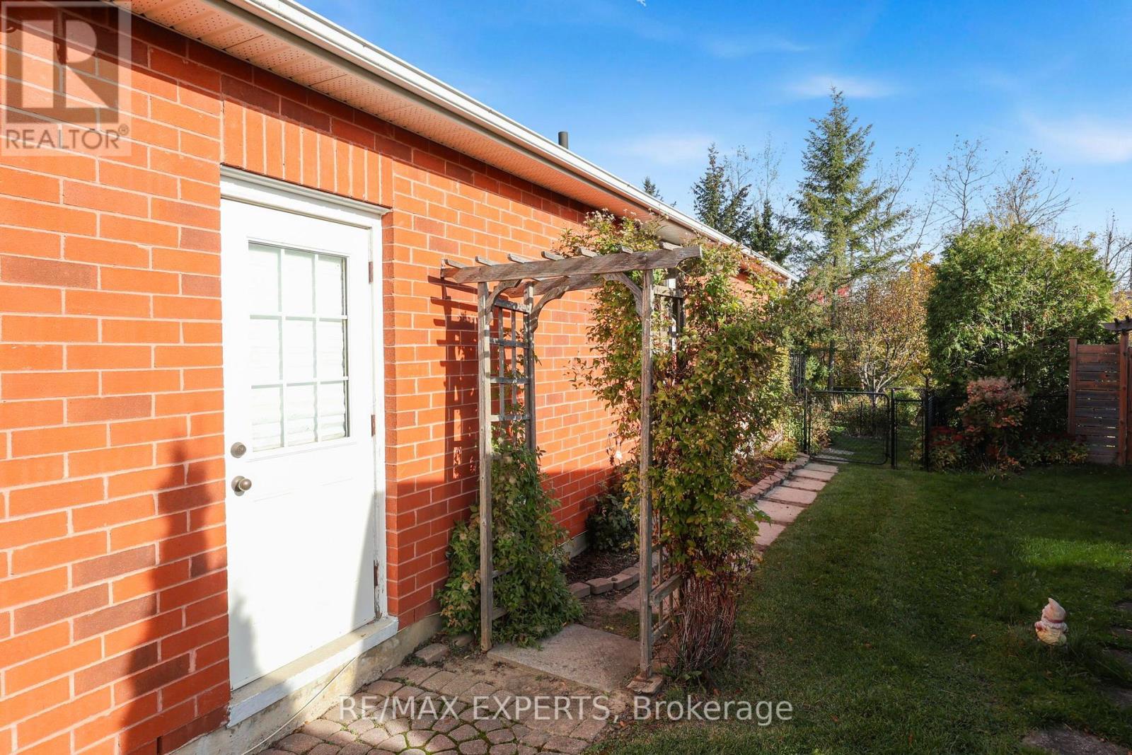 31 Webb Street, Barrie, ON photo 46