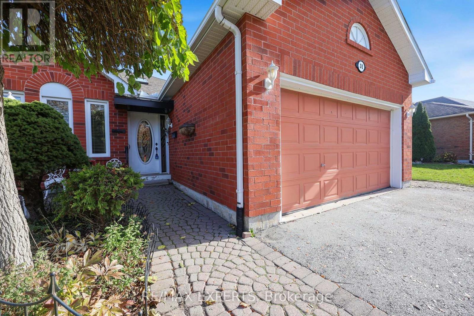 31 Webb Street, Barrie, ON photo 6