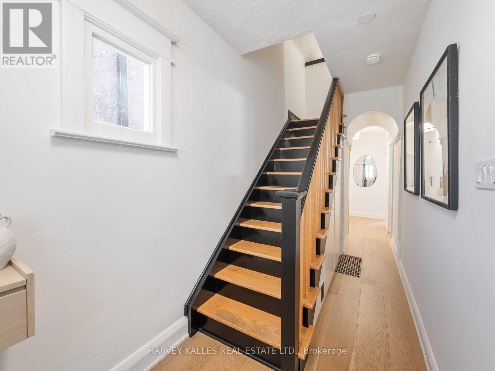 35 Dynevor Road, Toronto, ON photo 16