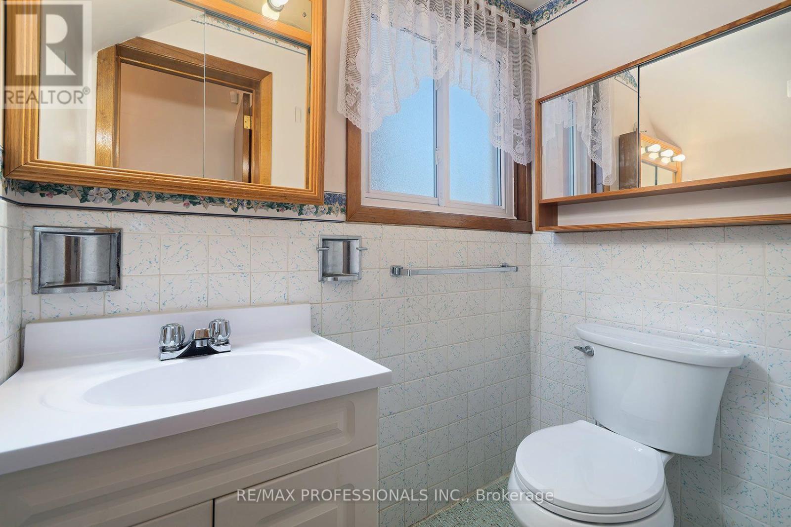 61 Rosemeade Avenue, Toronto, ON photo 15