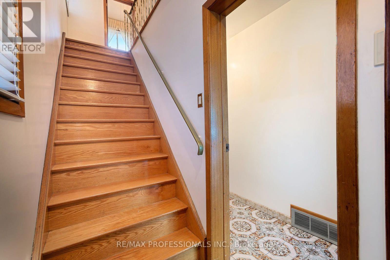 61 Rosemeade Avenue, Toronto, ON photo 16