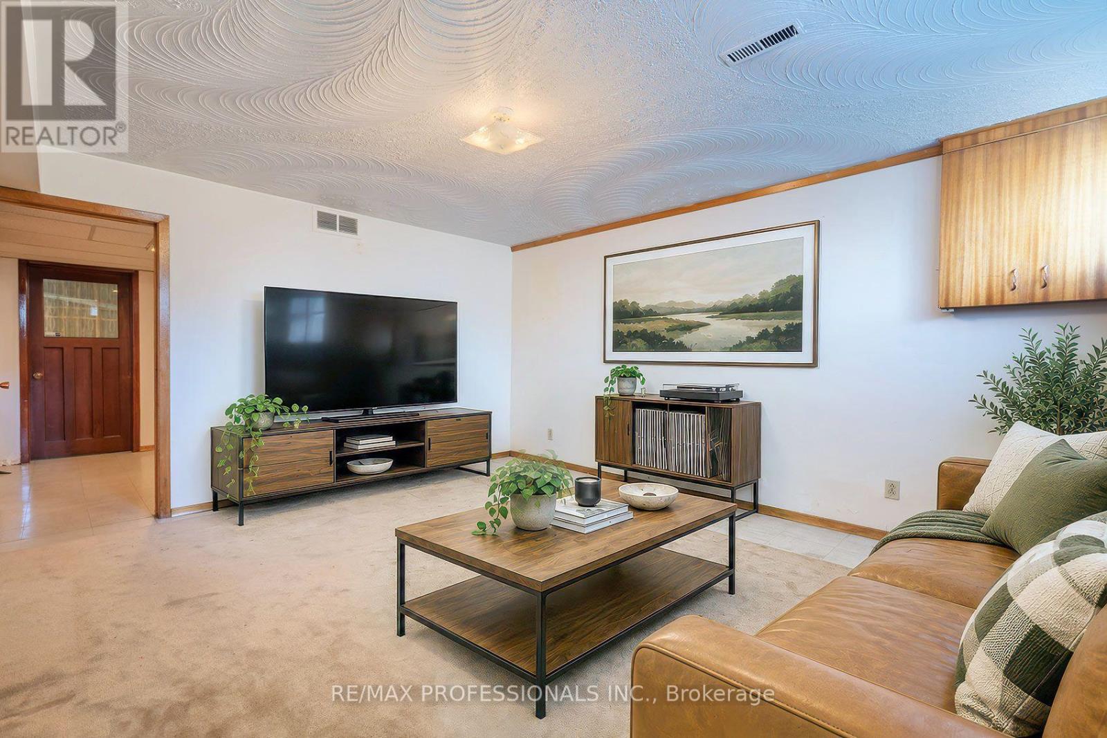 61 Rosemeade Avenue, Toronto, ON photo 25