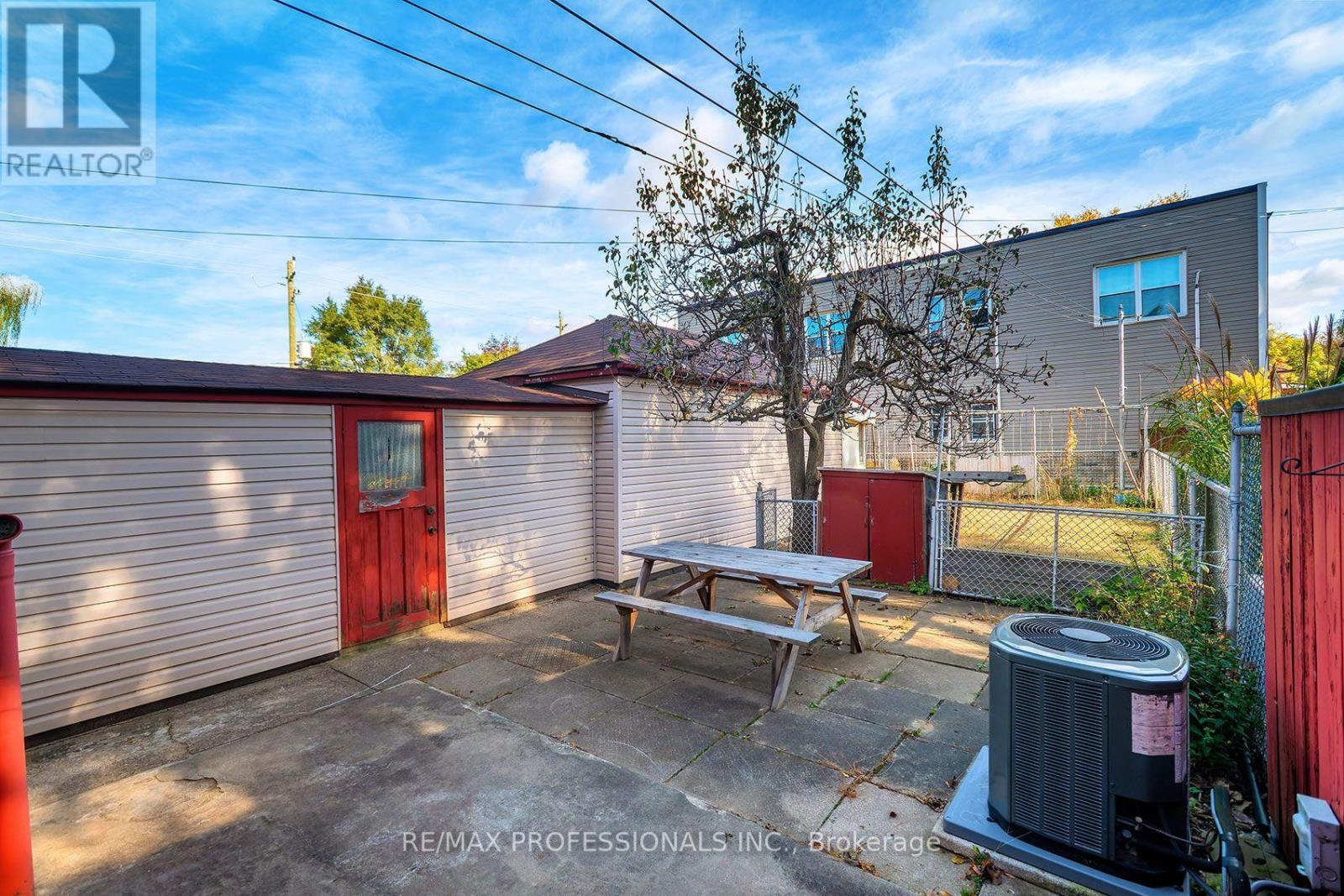 61 Rosemeade Avenue, Toronto, ON photo 30