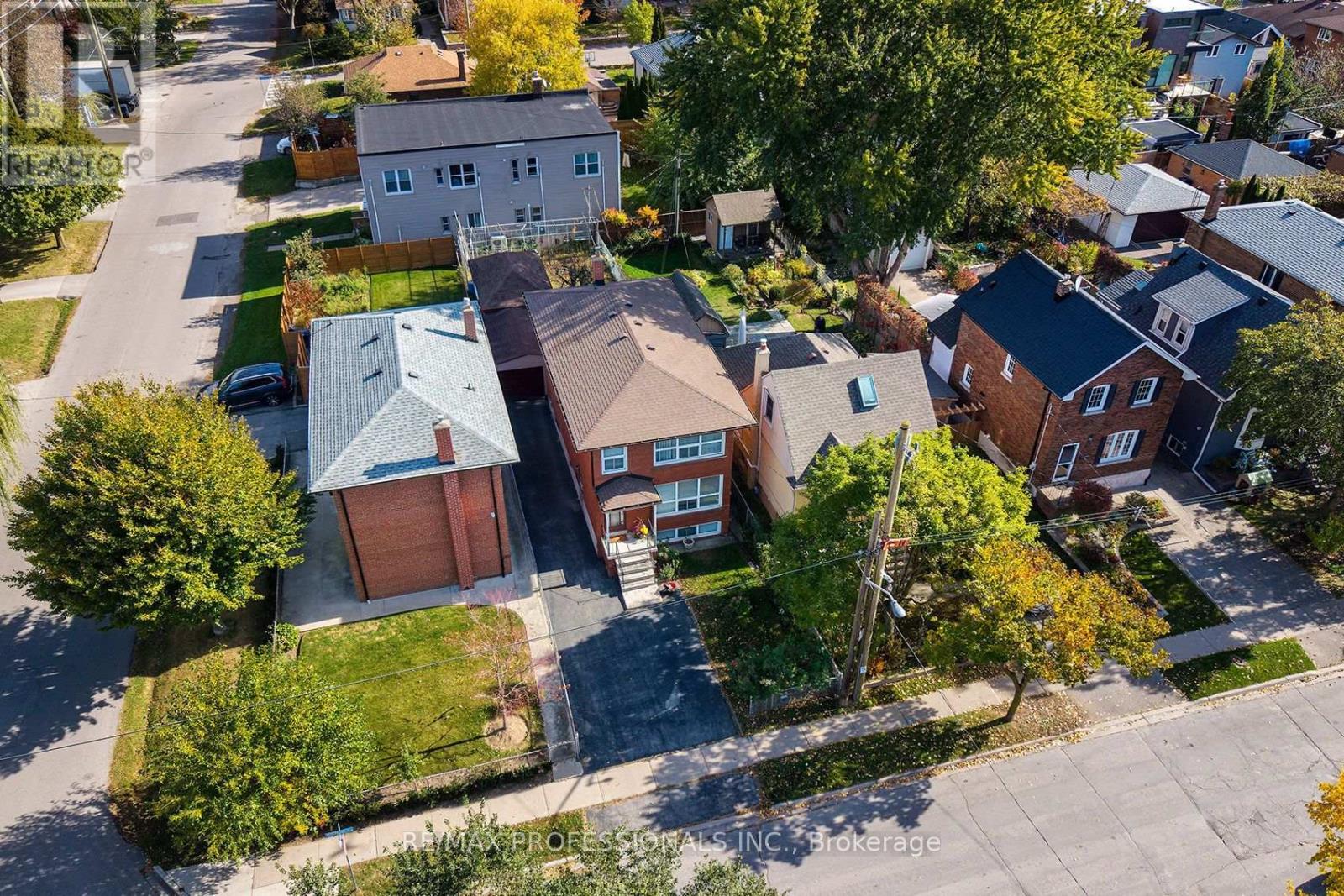 61 Rosemeade Avenue, Toronto, ON photo 4