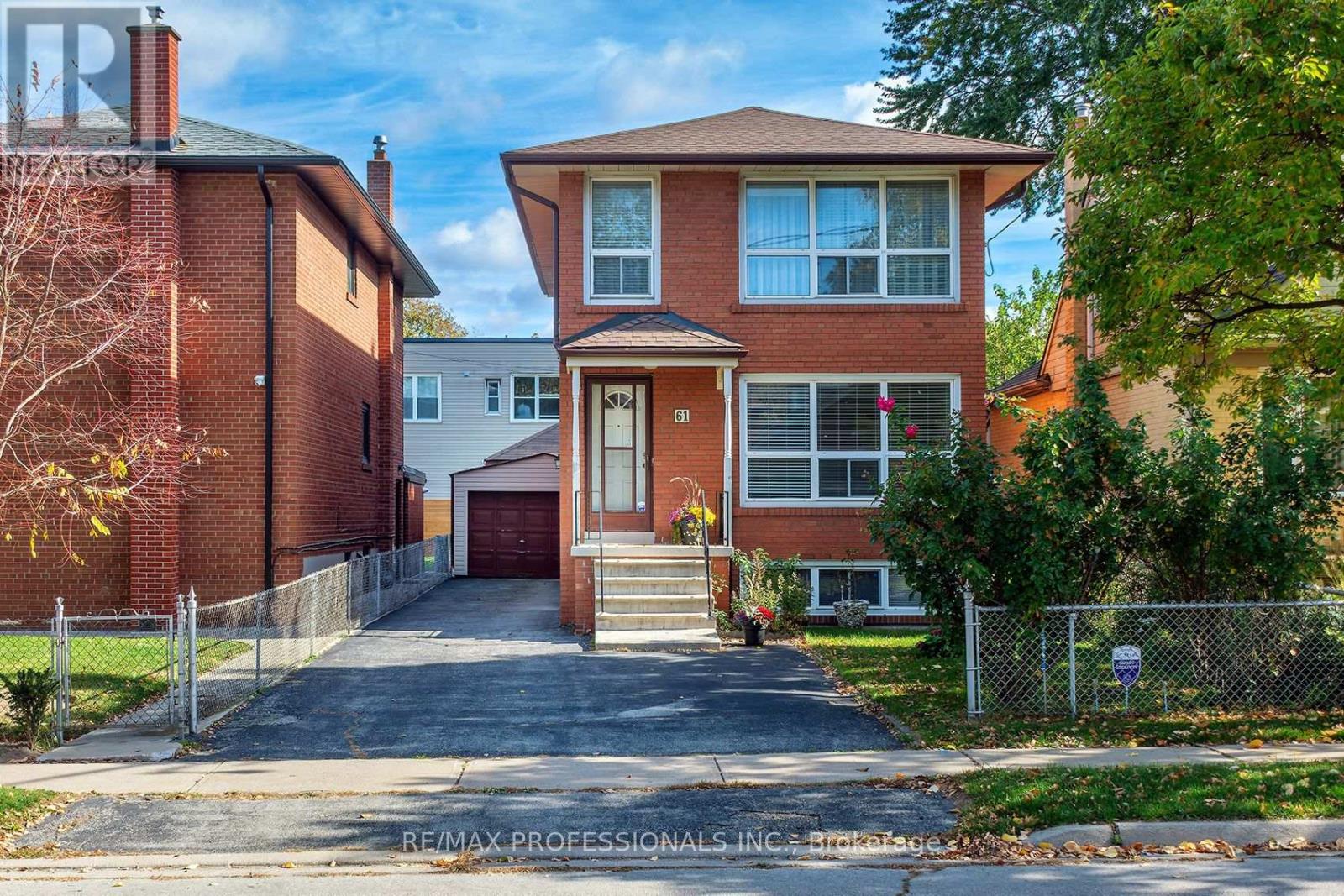 61 Rosemeade Avenue, Toronto, ON photo 5