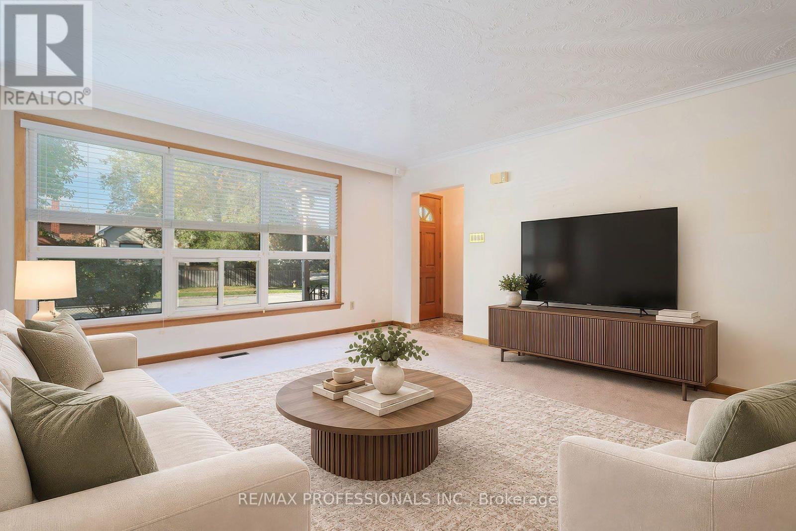 61 Rosemeade Avenue, Toronto, ON photo 6
