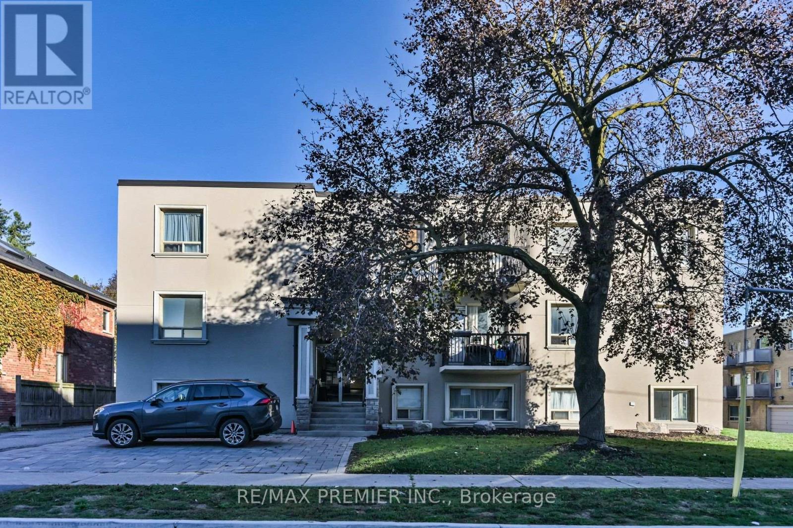 Photo of 10 Ellison Avenue