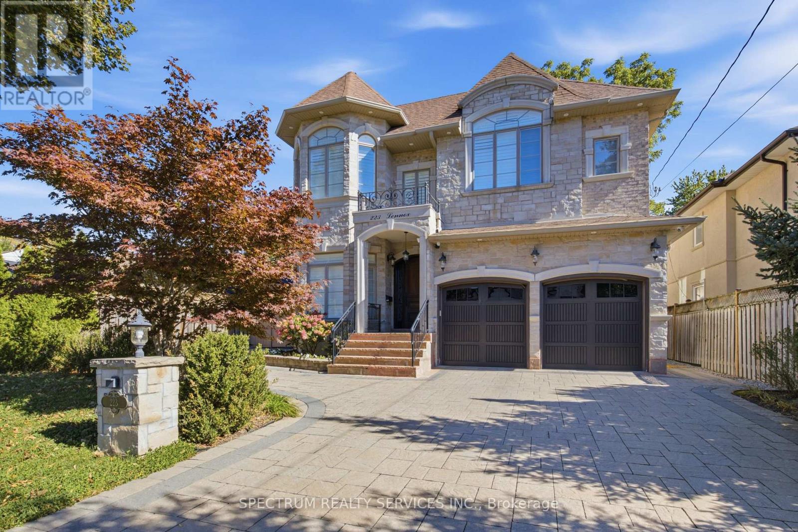 223 Lennox Avenue, Richmond Hill, ON