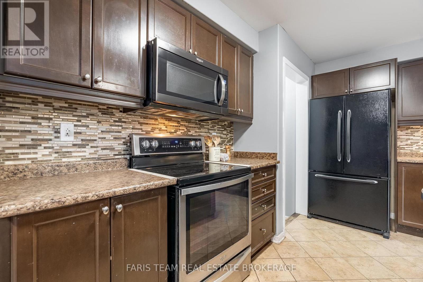 27 Kidd Crescent, New Tecumseth photo 4
