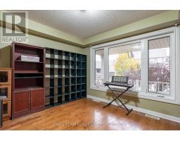 Living room - 27 Kidd Crescent, New Tecumseth, ON L9R0C8 Photo 8