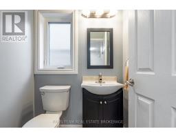 Primary Bedroom - 27 Kidd Crescent, New Tecumseth, ON L9R0C8 Photo 9