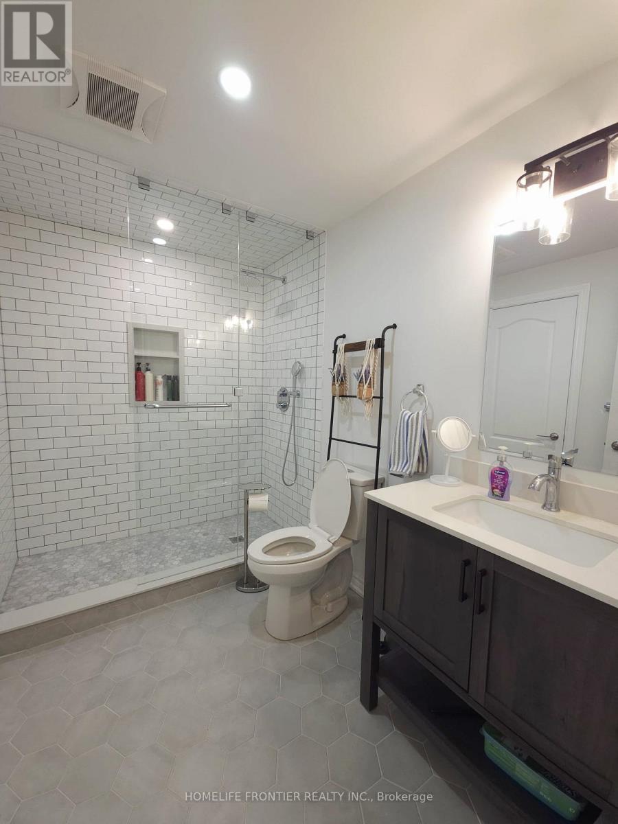 613 Society Crescent, Newmarket, ON photo 23