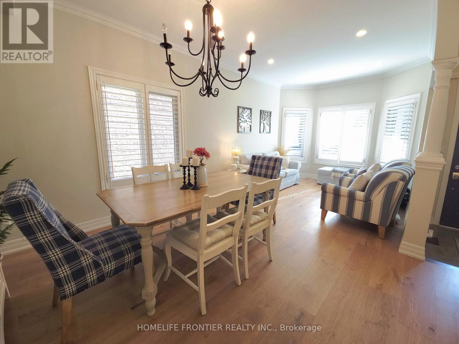 613 Society Crescent, Newmarket, ON photo 7