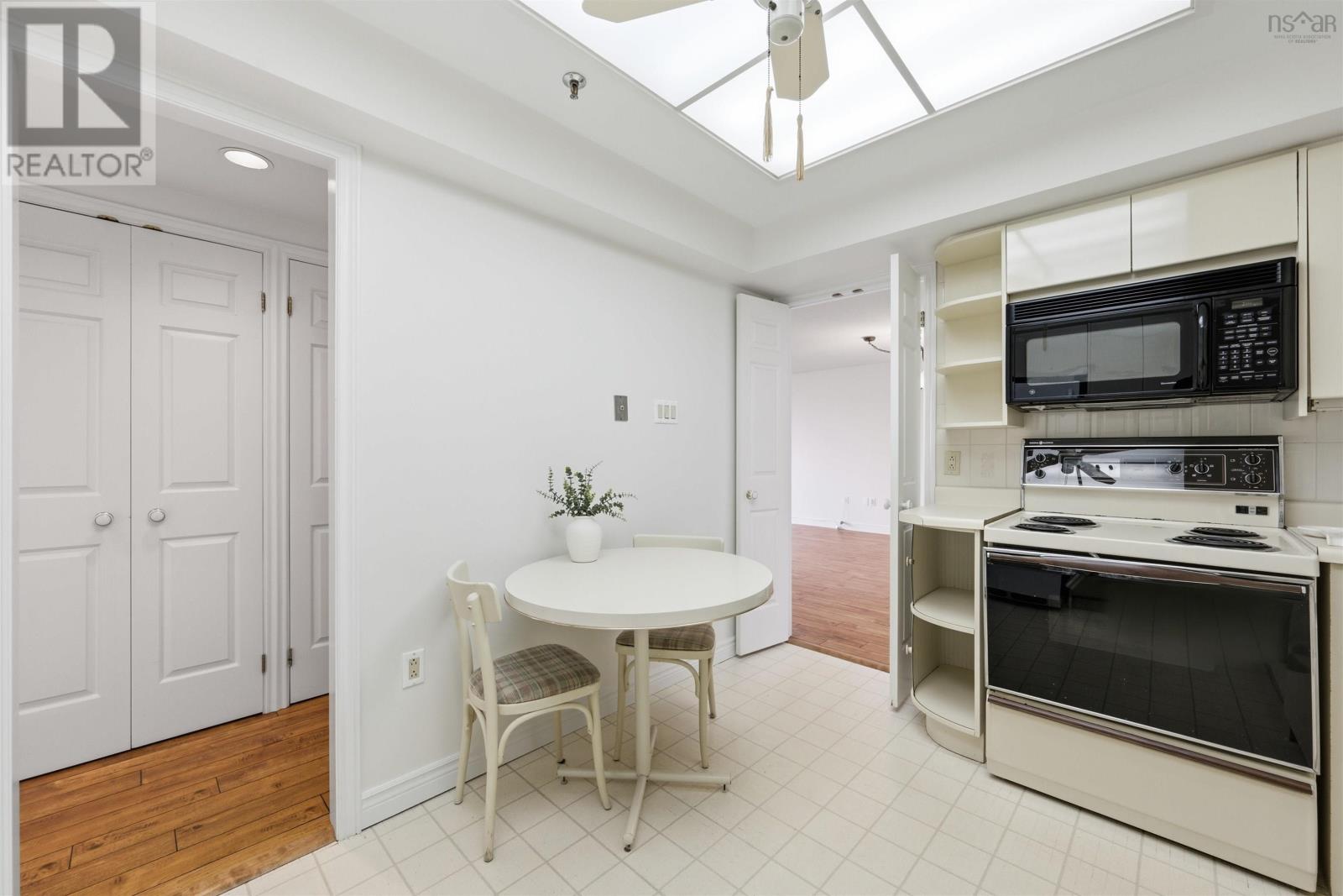 401 1470 Summer Street, photo 21
