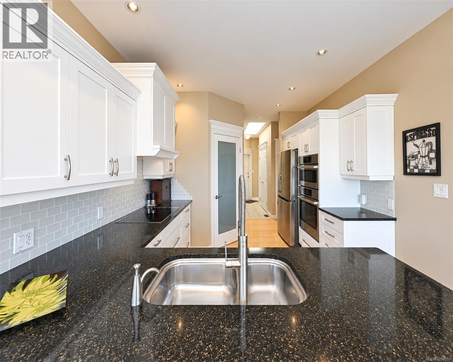 6097 Chippewa Rd - 14