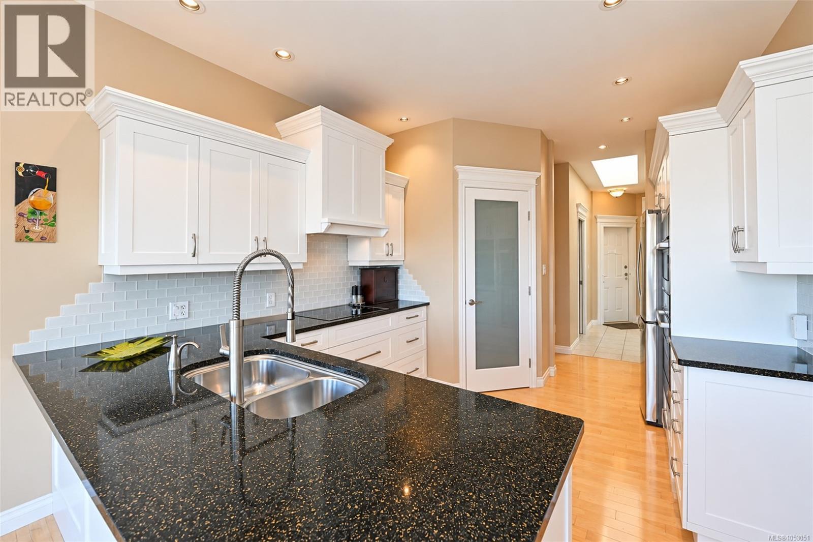 6097 Chippewa Rd - 15