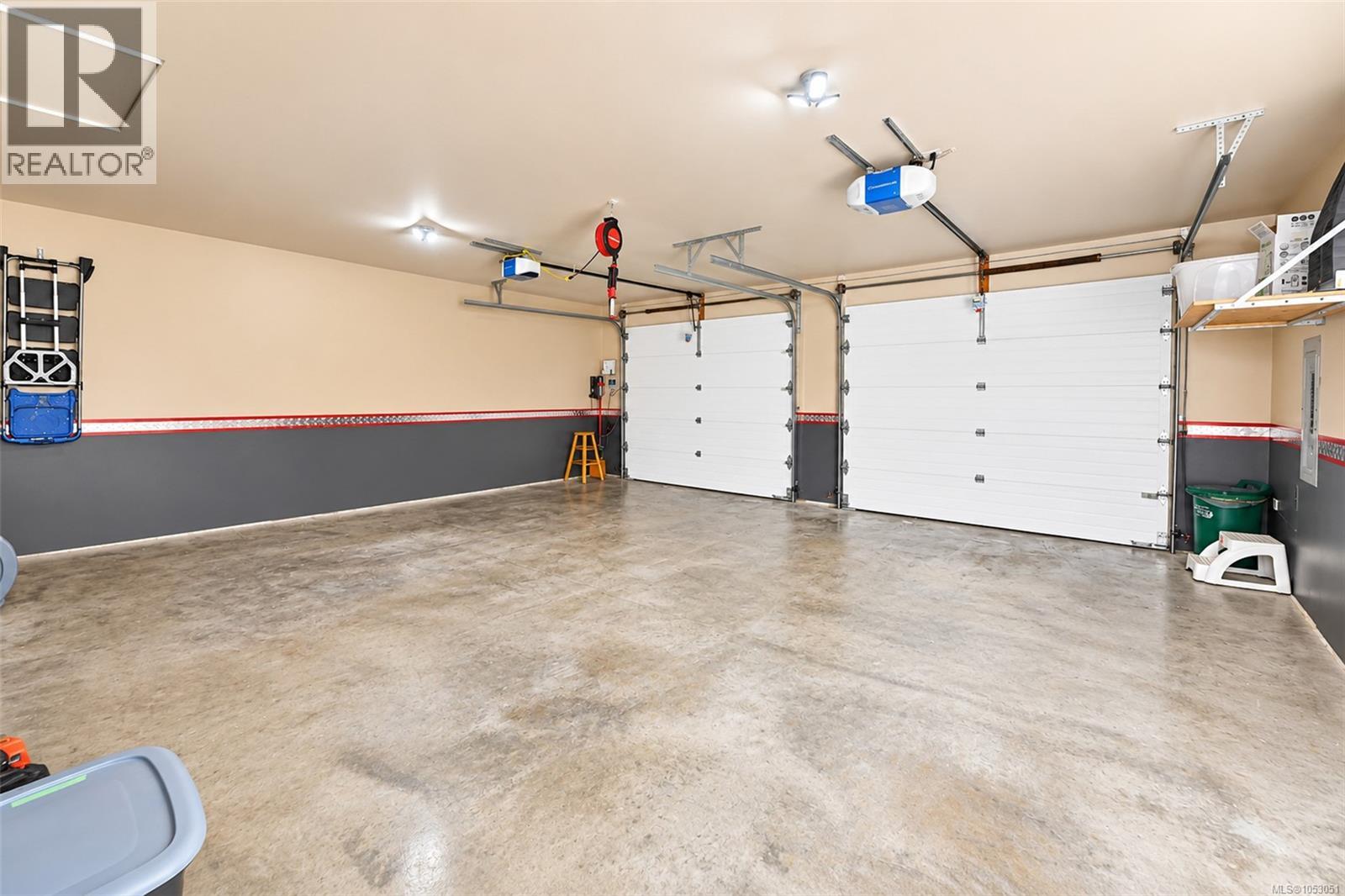 6097 Chippewa Rd - 76