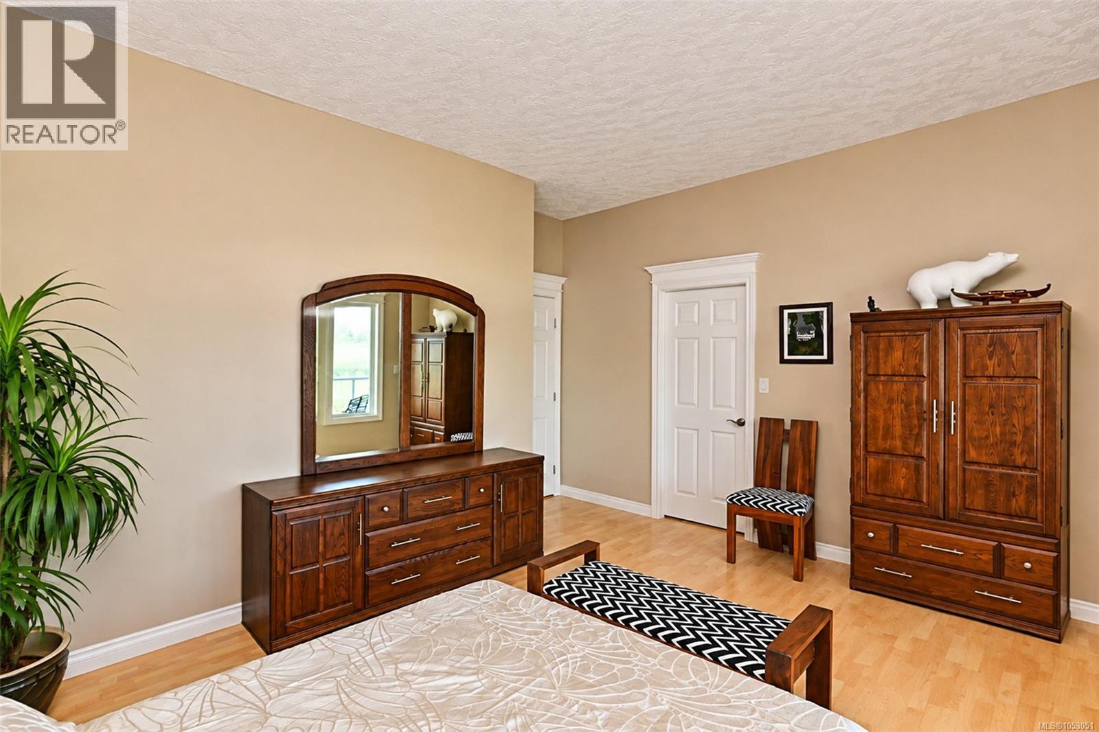 6097 Chippewa Rd - 62