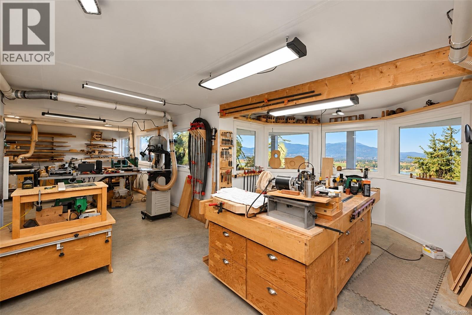 6097 Chippewa Rd - 68