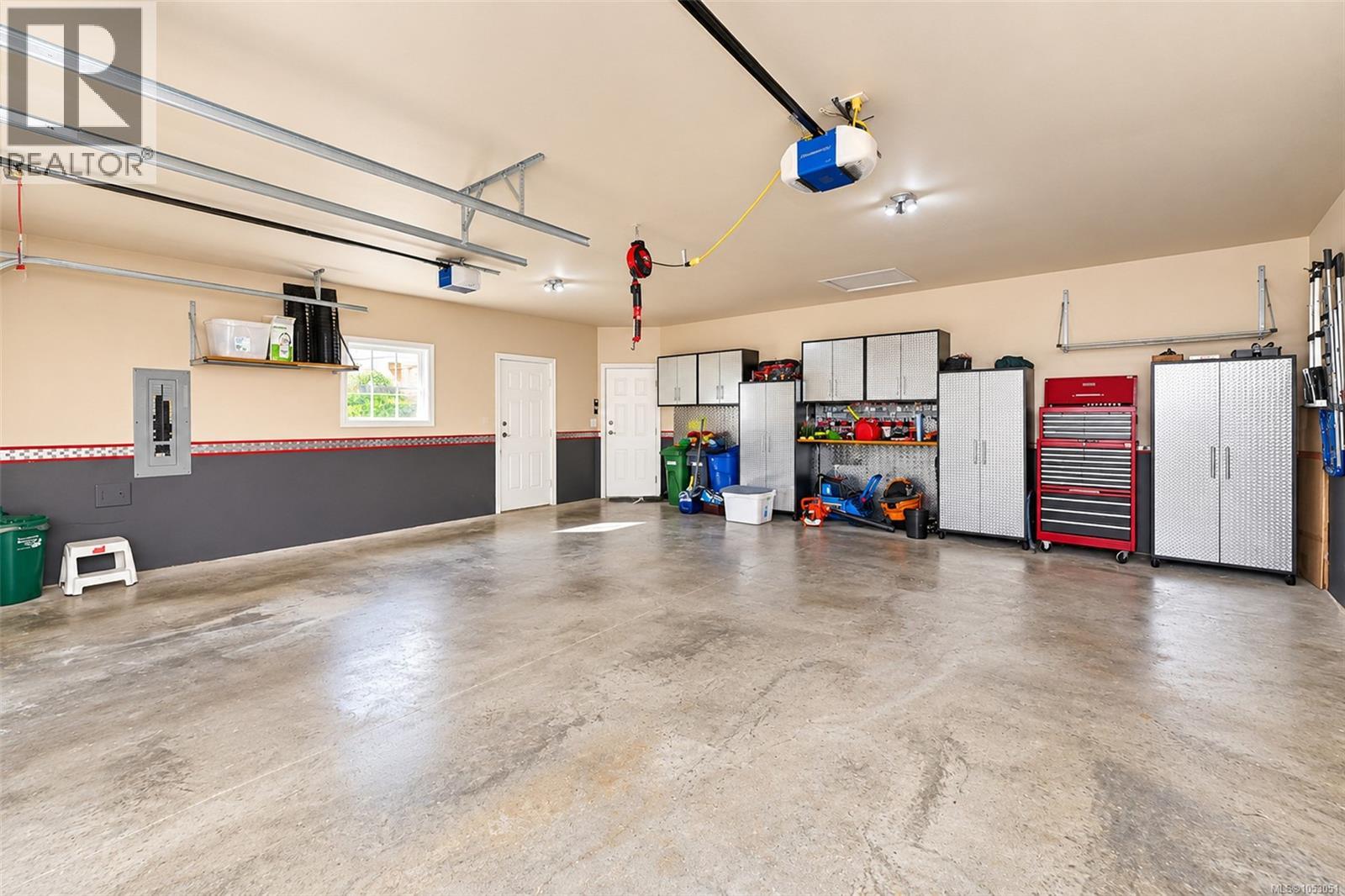 6097 Chippewa Rd - 77