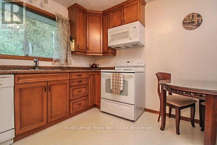 1293 Edmison Drive, Peterborough, ON photo 12