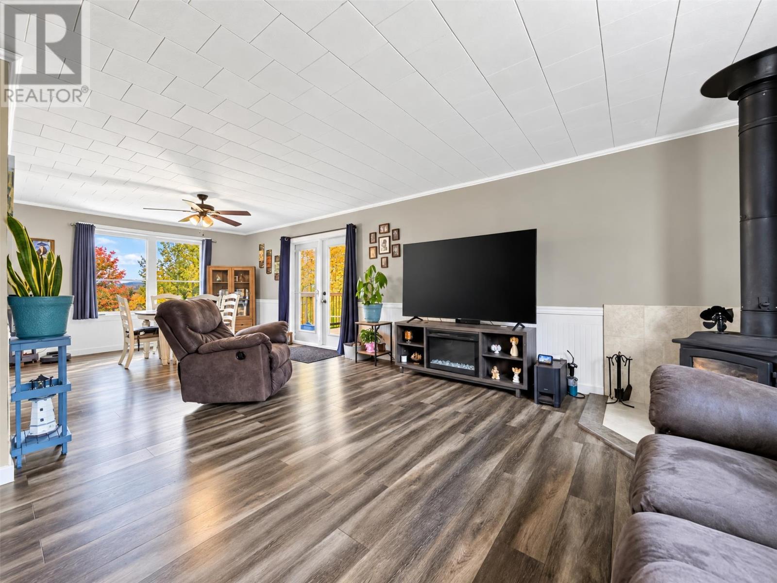 77 Cormack Drive - 24