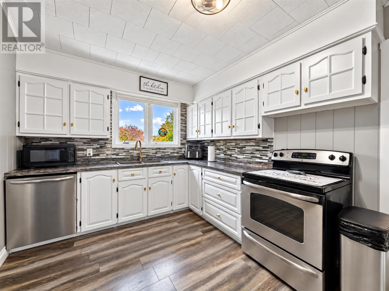 77 Cormack Drive - 29