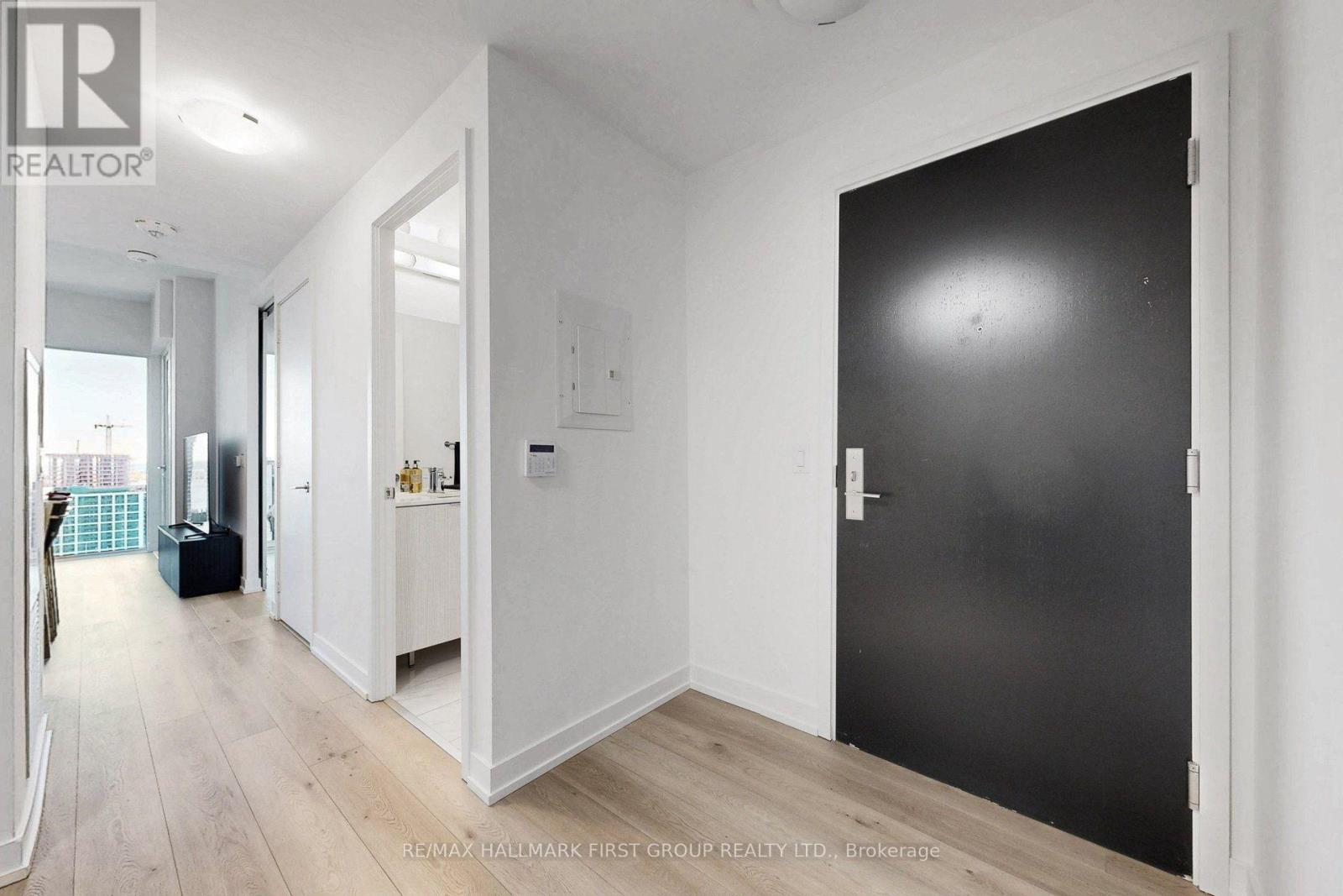 2201- 158 Front Street East, Toronto, ON photo 3