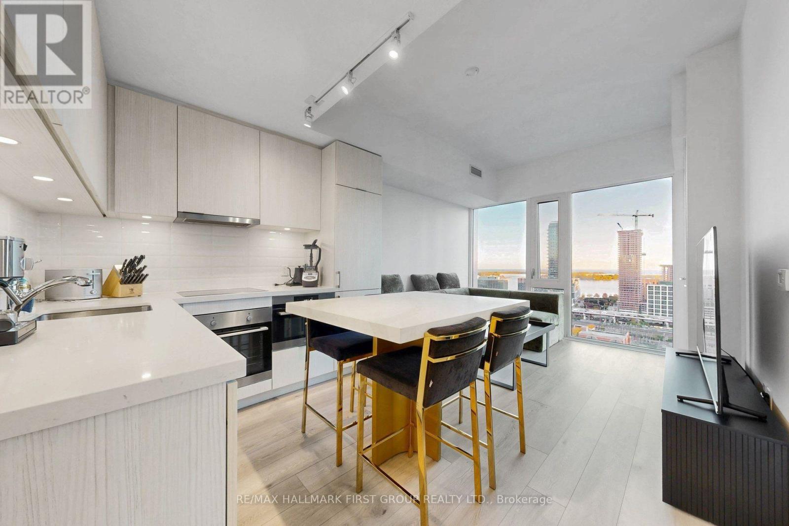 2201- 158 Front Street East, Toronto, ON photo 7