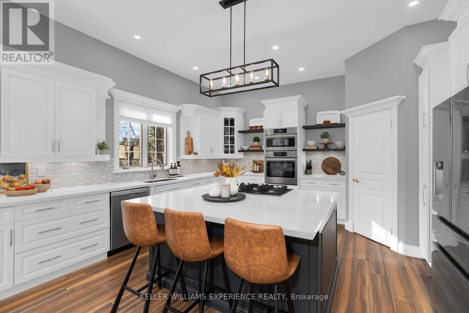 17 Fairway Court, Oro-Medonte, ON photo 4