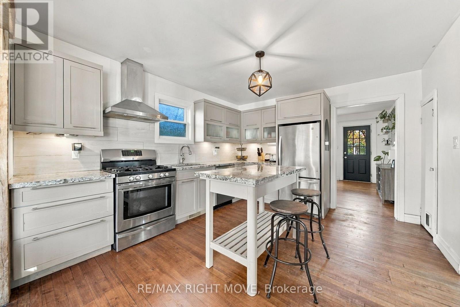 94 Westmount Drive North, Orillia, ON photo 11