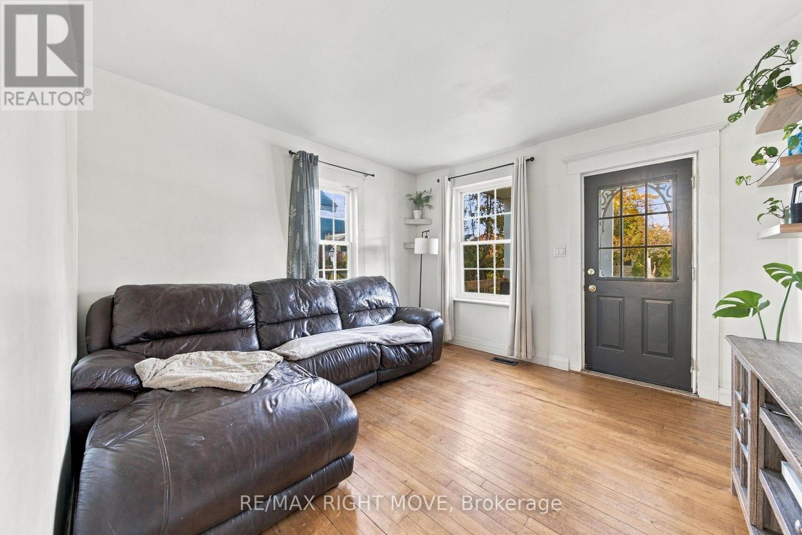 94 Westmount Drive North, Orillia, ON photo 4