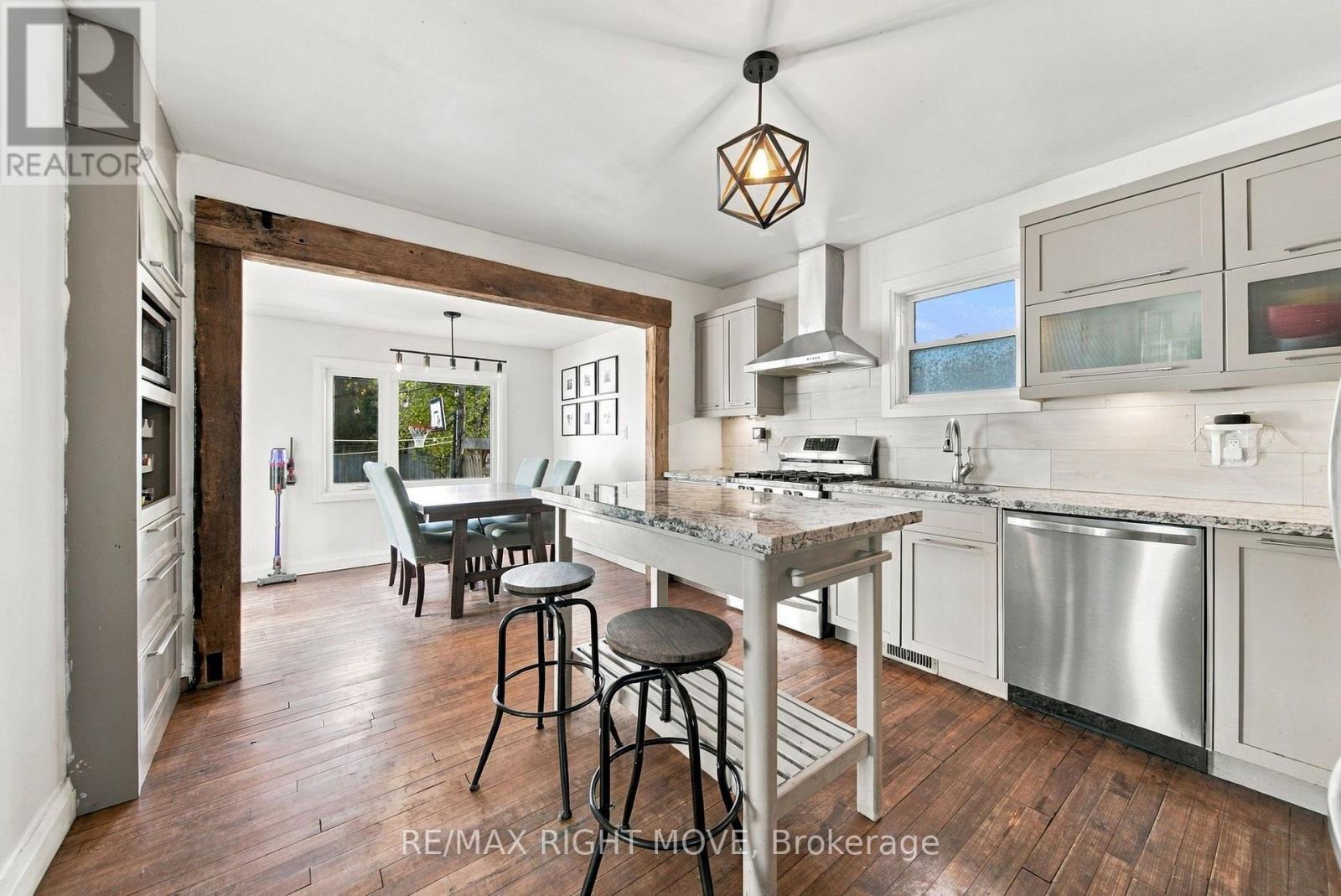 94 Westmount Drive North, Orillia, ON photo 8