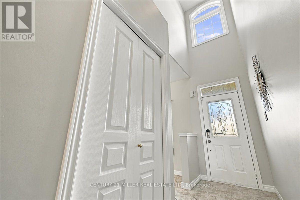 4066 Medland Drive, Burlington, ON photo 3
