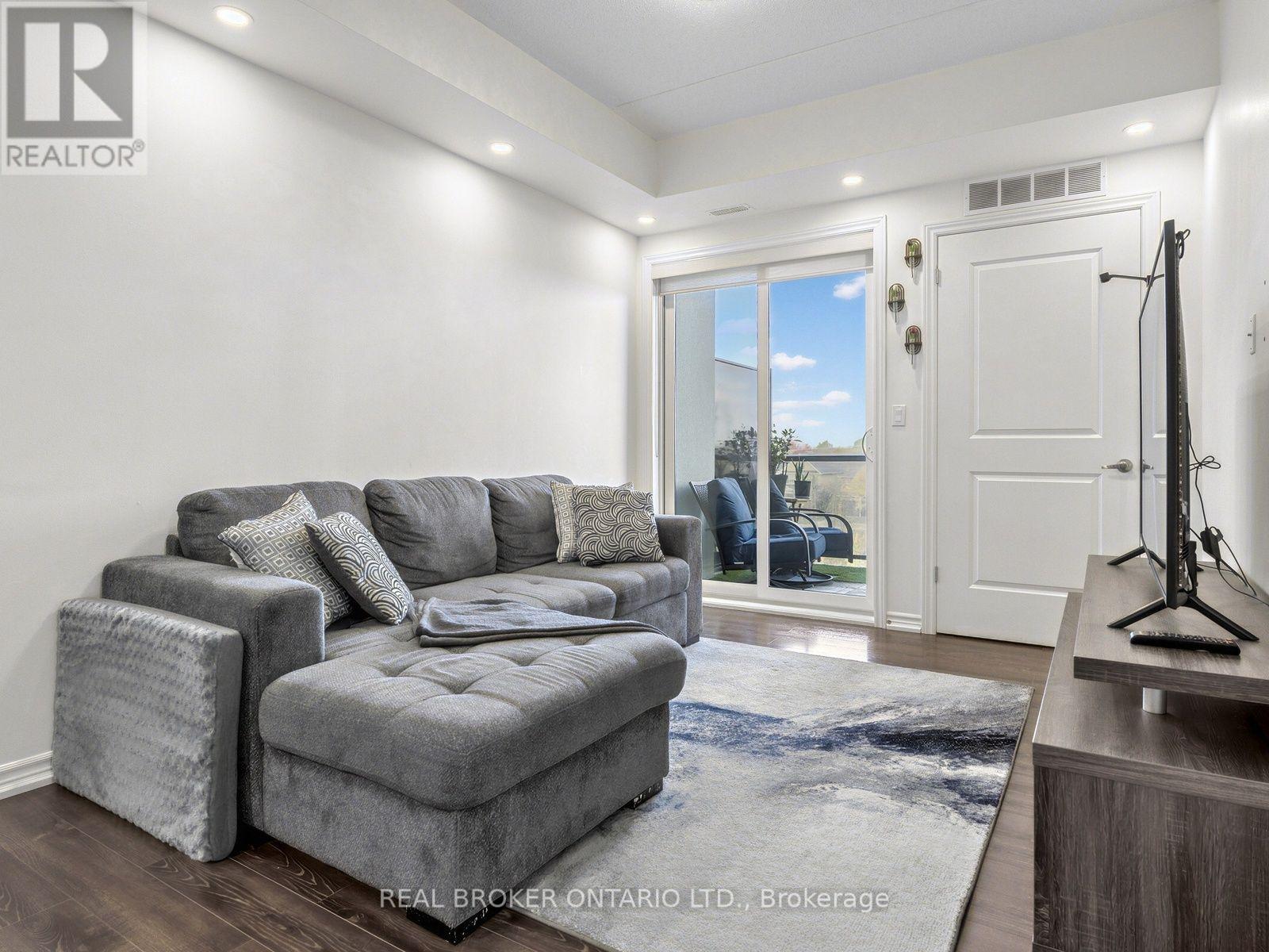 305- 640 Sauve Street, Milton, ON photo 4