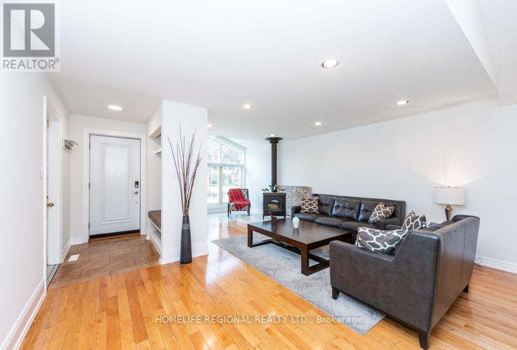 3103 Mccarthy Court, Mississauga, ON photo 4
