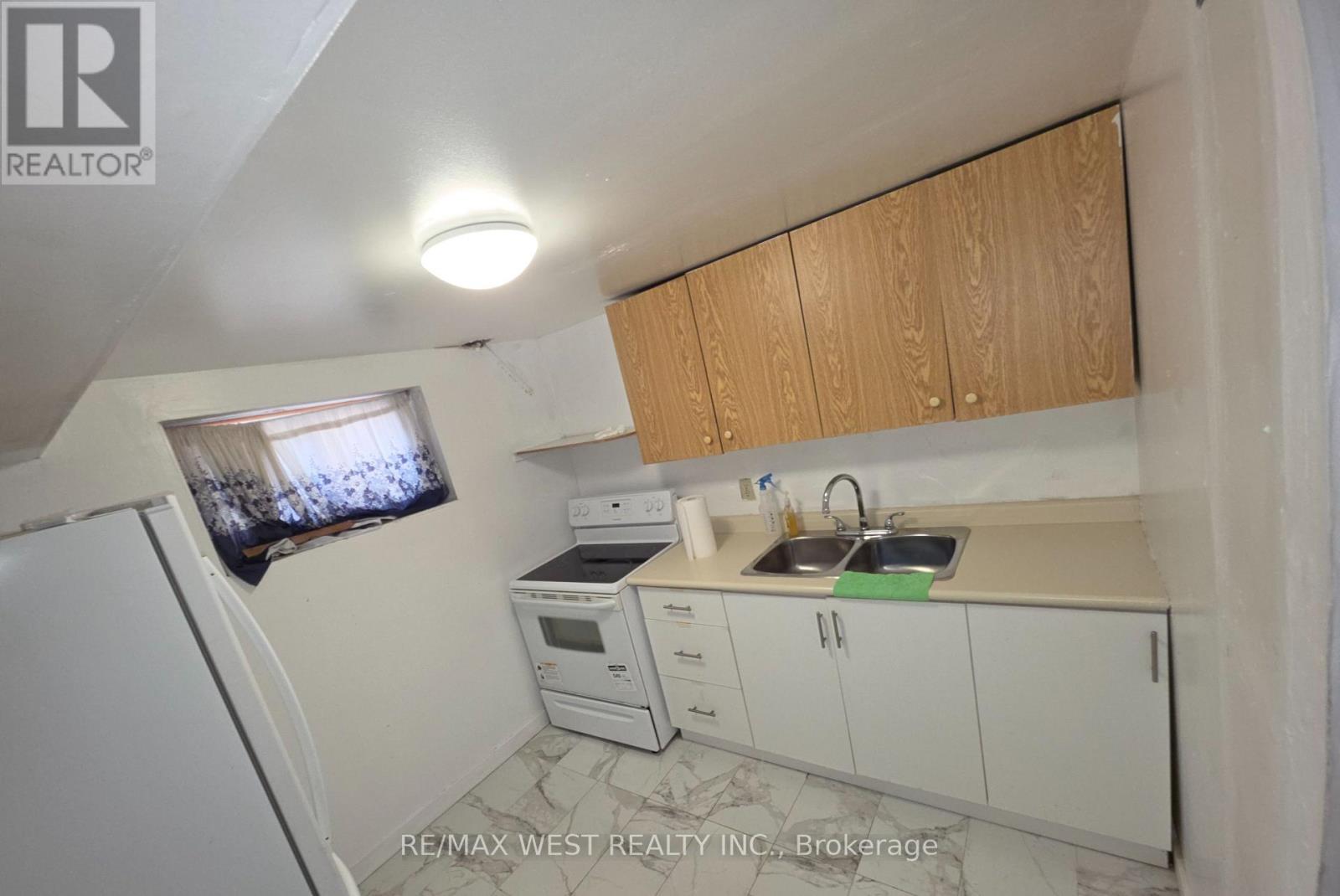 14 Melpham Court, Toronto, ON photo 17