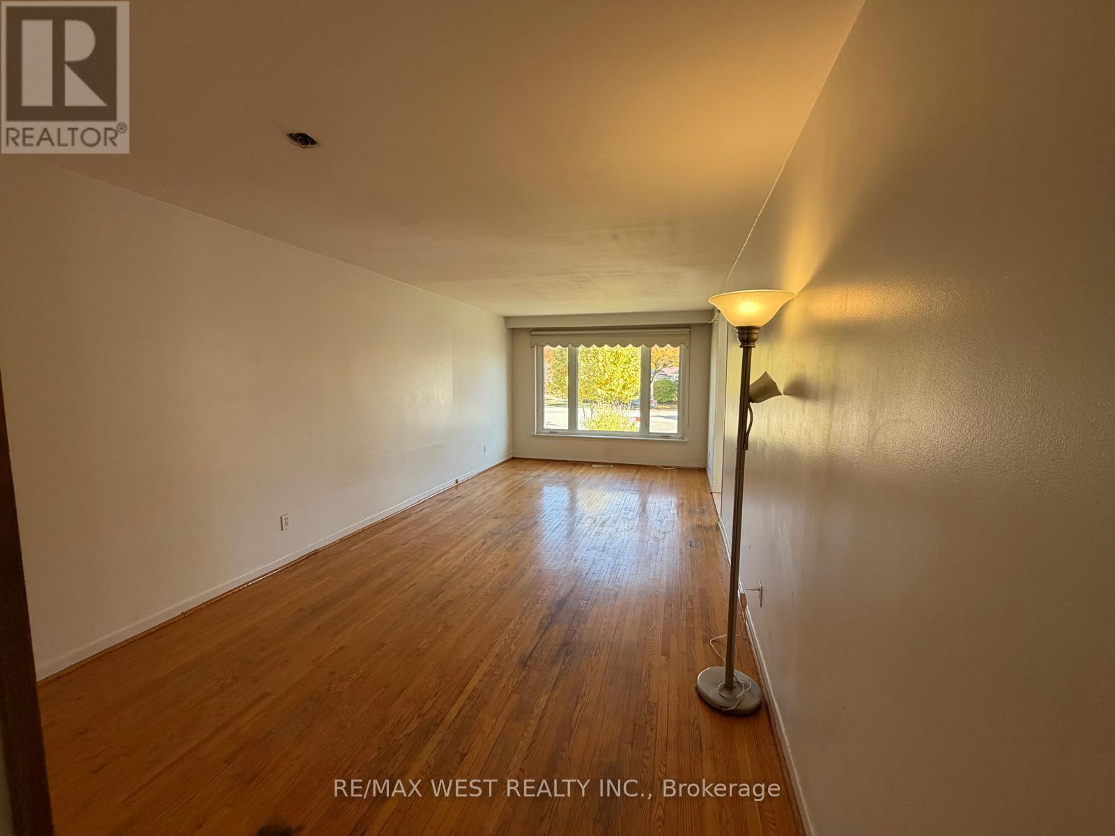 14 Melpham Court, Toronto, ON photo 7
