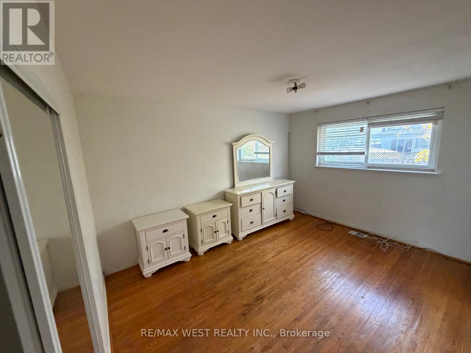 14 Melpham Court, Toronto, ON photo 8