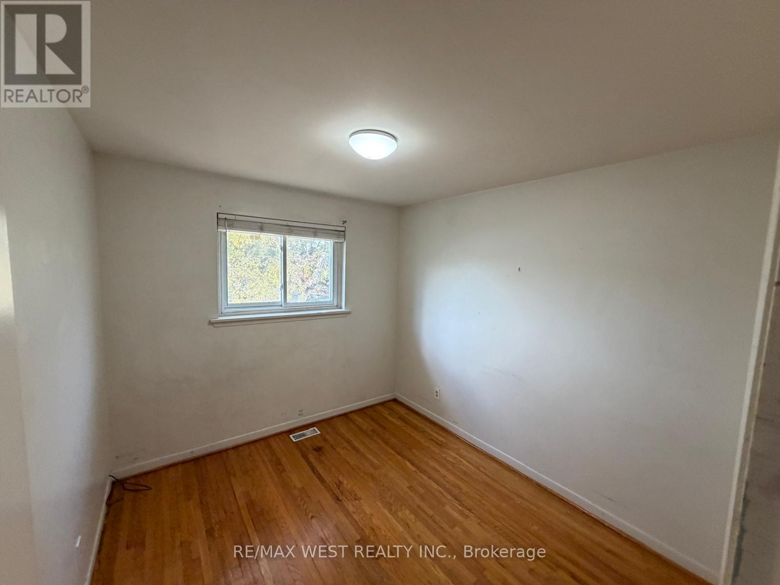 14 Melpham Court, Toronto, ON photo 9
