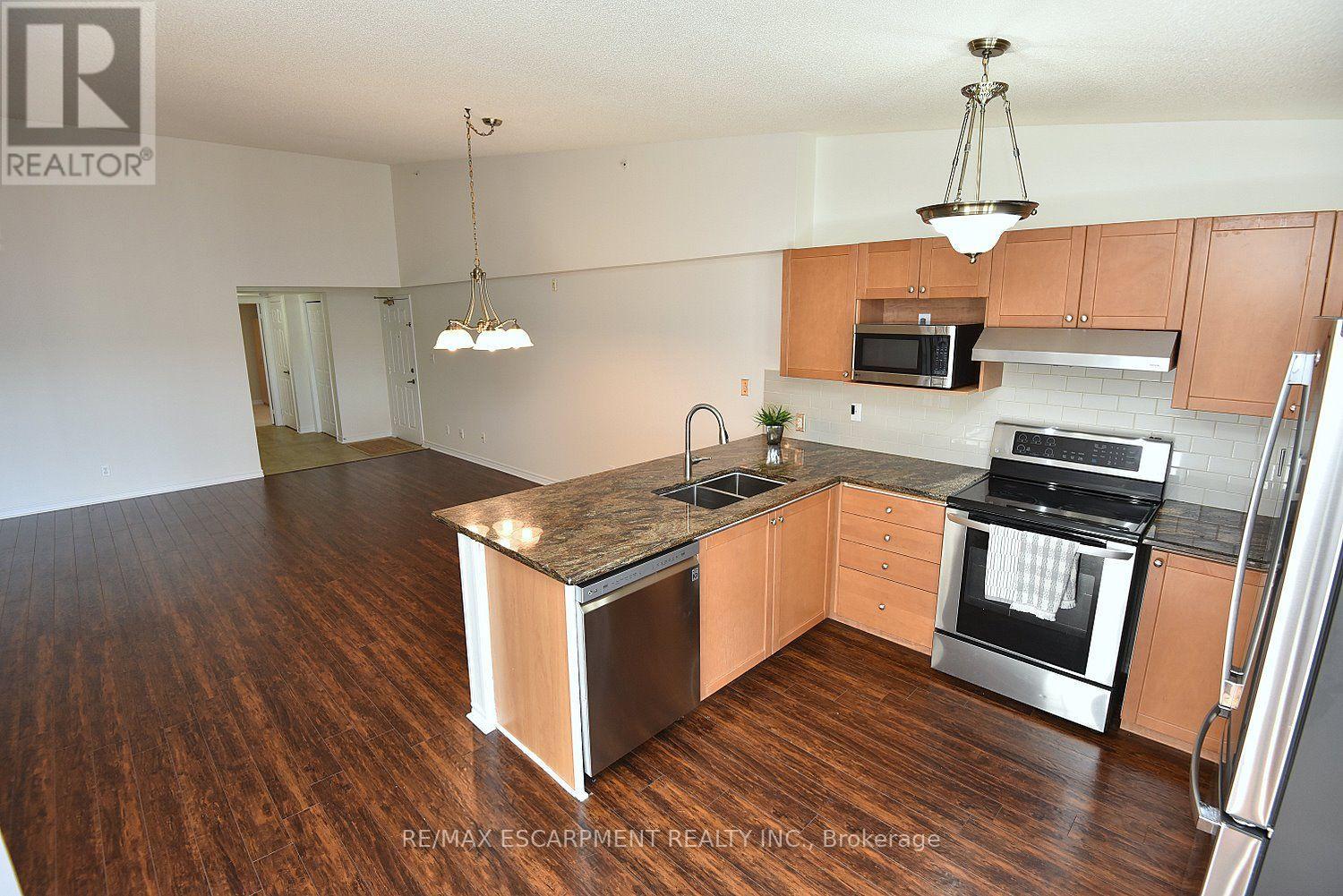 412- 2085 Appleby Line, Burlington, ON photo 18